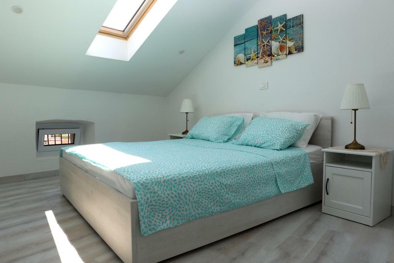 Sweet Suite With Free Private Parking Pula Exterior foto