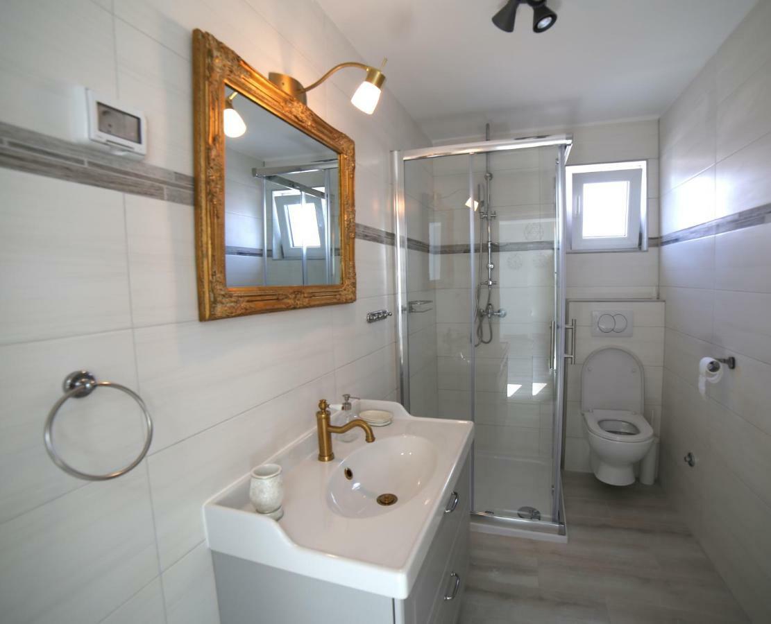 Sweet Suite With Free Private Parking Pula Exterior foto